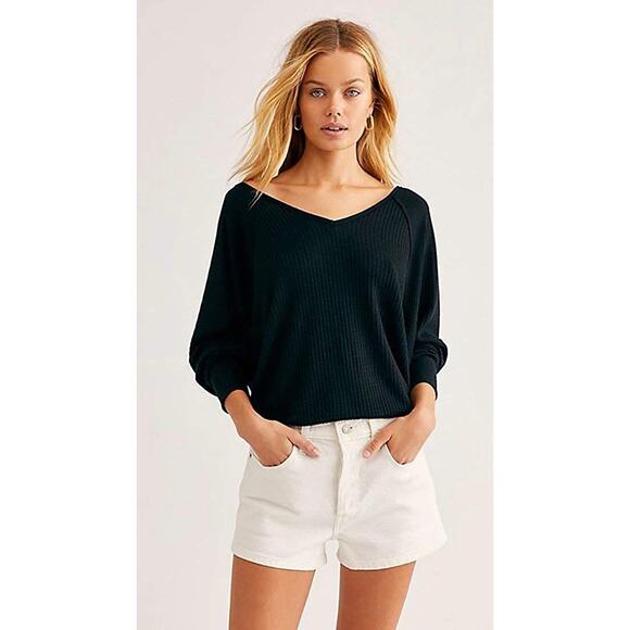 Free People Santa Clara Oversized Thermal V-Neck Long Sleeve Top in Black Size M - Picture 1 of 11
